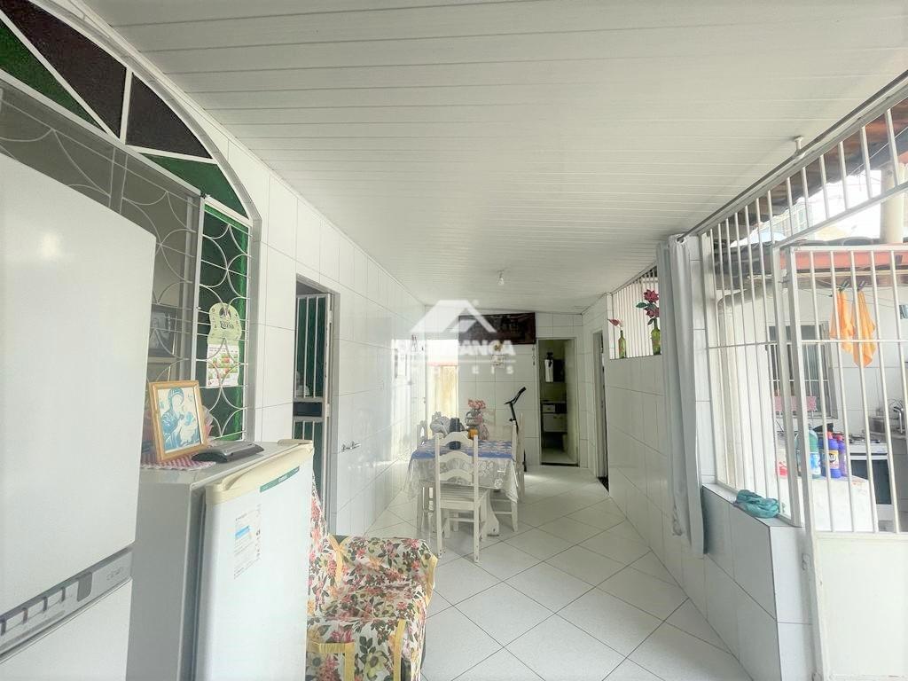 Casa à venda no VILA BRETAS: COZINHA