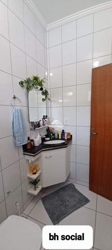 Casa à venda no GRA DUQUESA: 