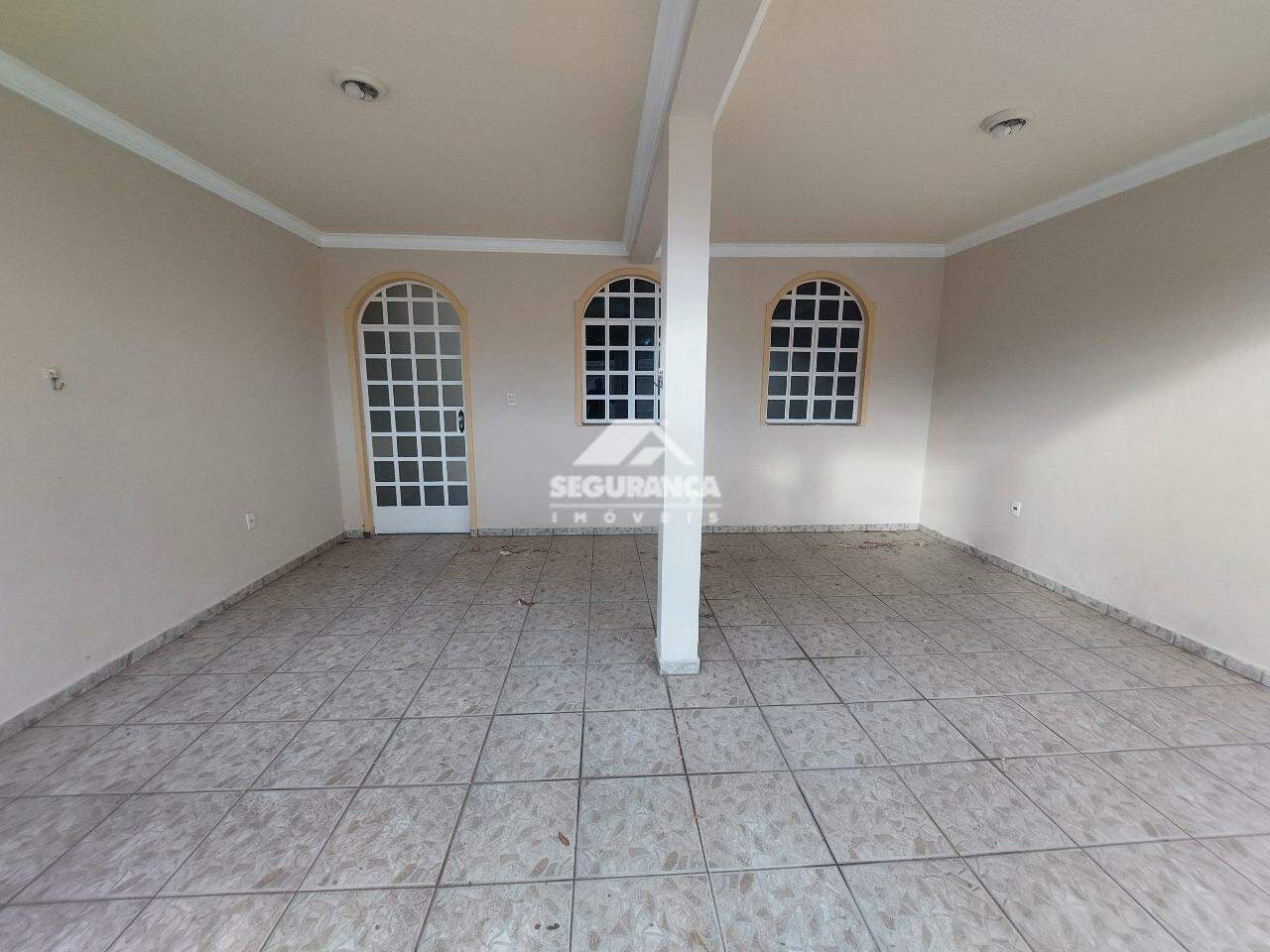 Casa para aluguel no JK II: GARAGEM