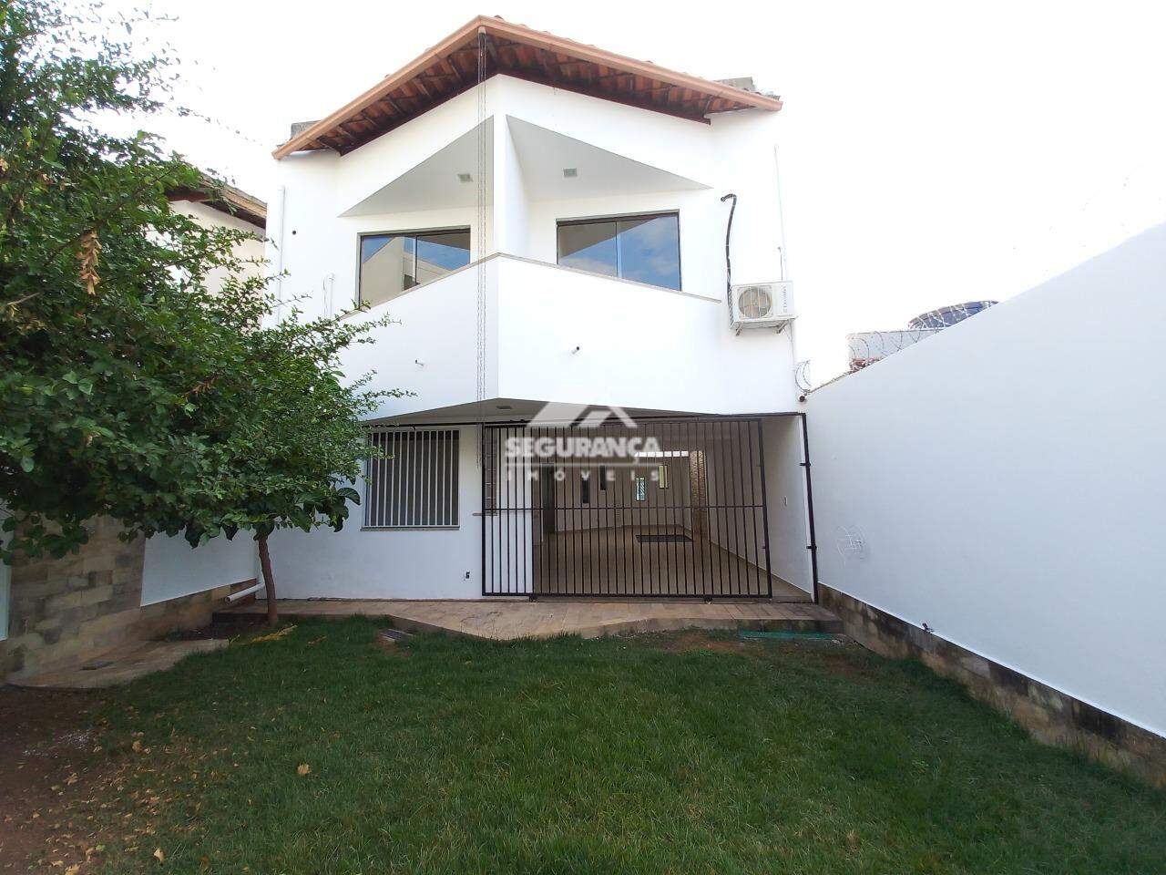 Casa para aluguel no SANTO AGOSTINHO: QUINTAL