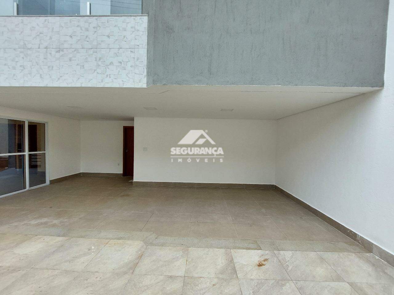 Casa para aluguel no Esplanada: GARAGEM