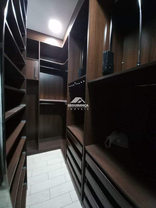 Casa à venda no Esplanada: CLOSET