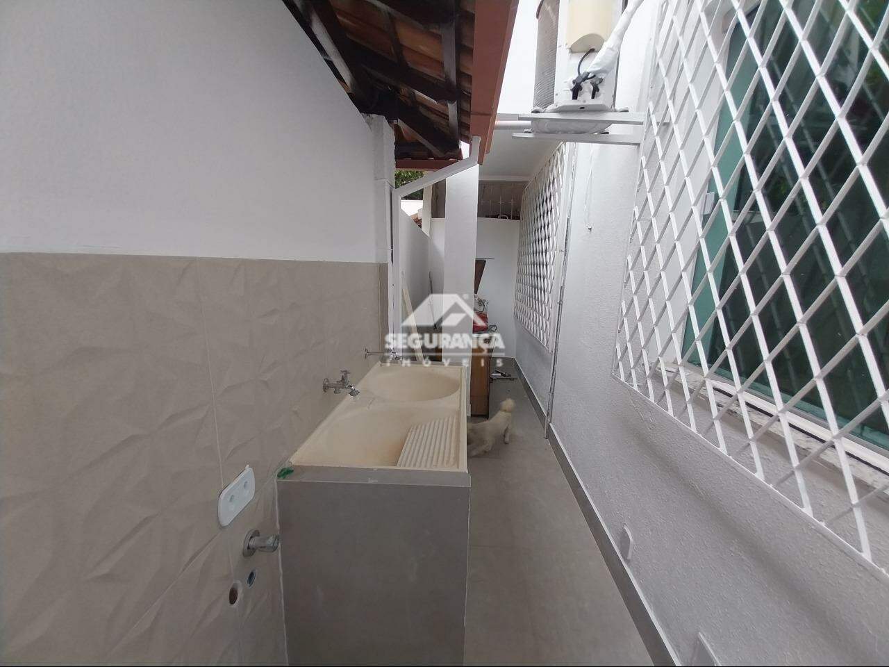 Casa para aluguel no Ilha dos Araújos: ÁREA DE SERVIÇO