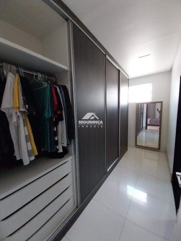Casa para aluguel no CHACARAS BRAUNAS: CLOSET SUÍTE MASTER