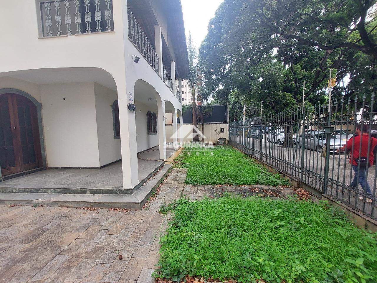 Casa para aluguel no Centro: QUINTAL