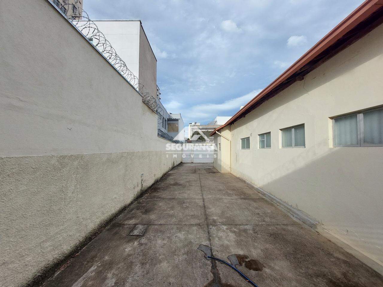 Casa para aluguel no Centro: HALL DE ACESSO A CASA