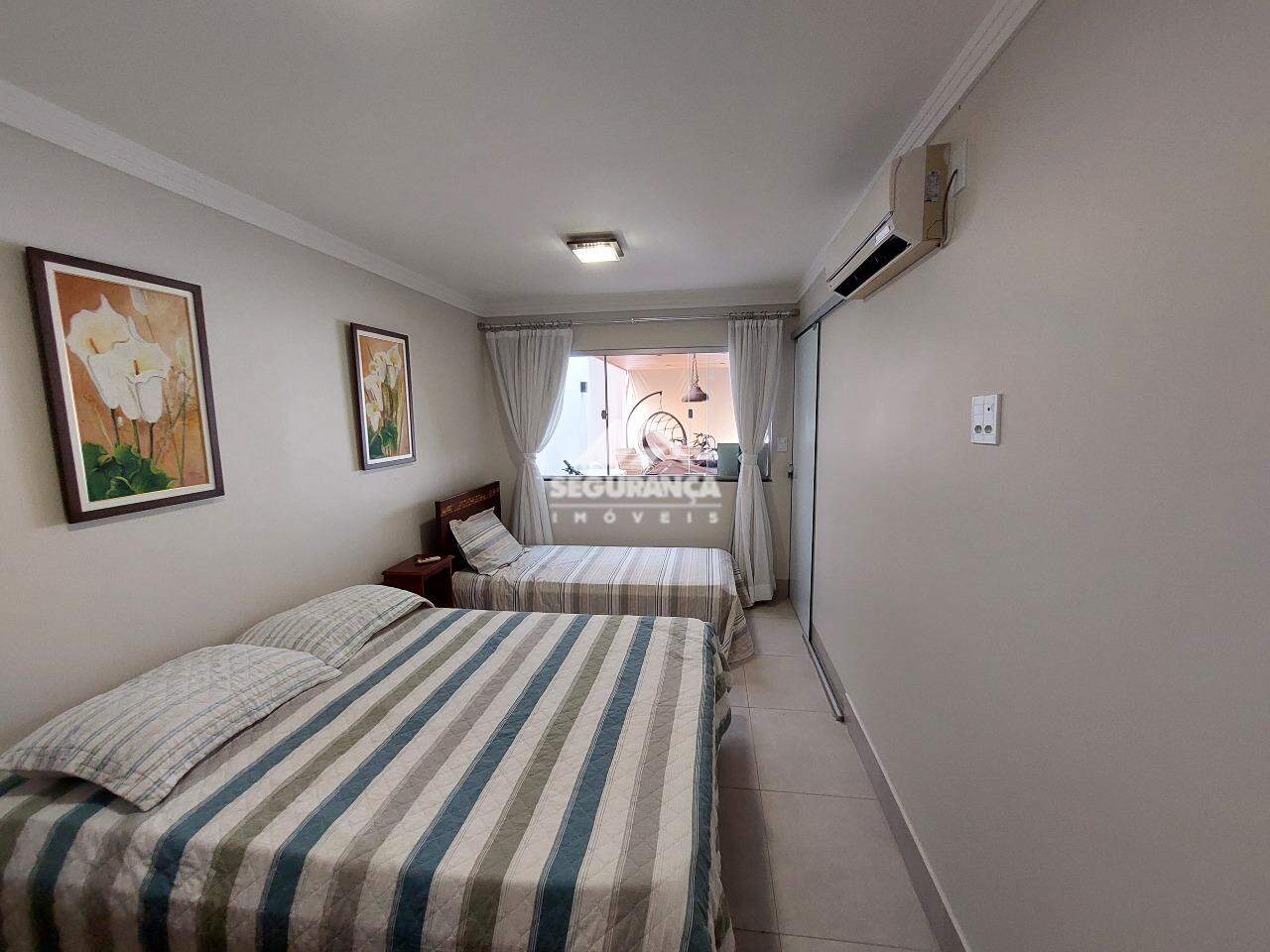 Casa para aluguel no Centro: SUÍTE (1)