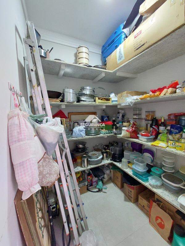 Casa para aluguel no Centro: DESPENSA