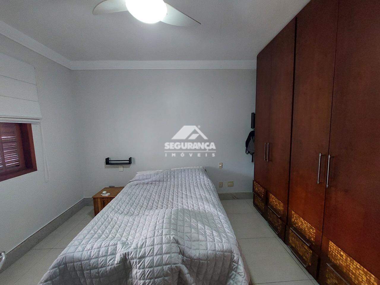 Casa para aluguel no Centro: QUARTO (1)