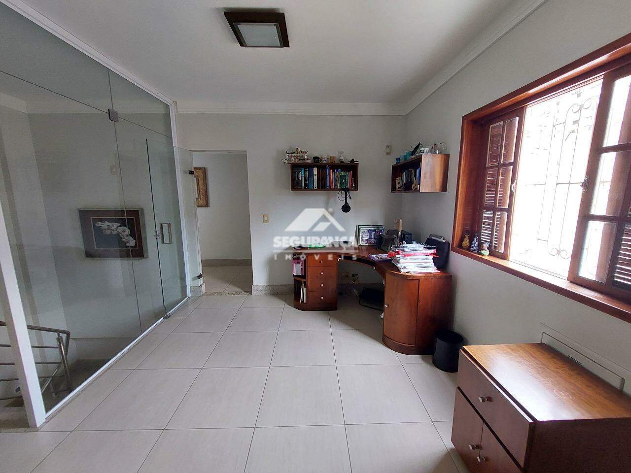 Casa para aluguel no Centro: ESCRITORIO