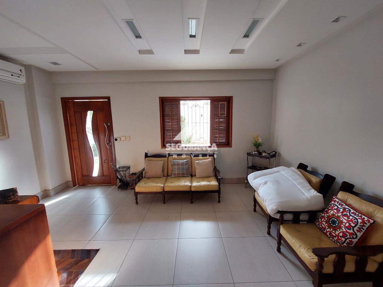 Casa para aluguel no Centro: SALA