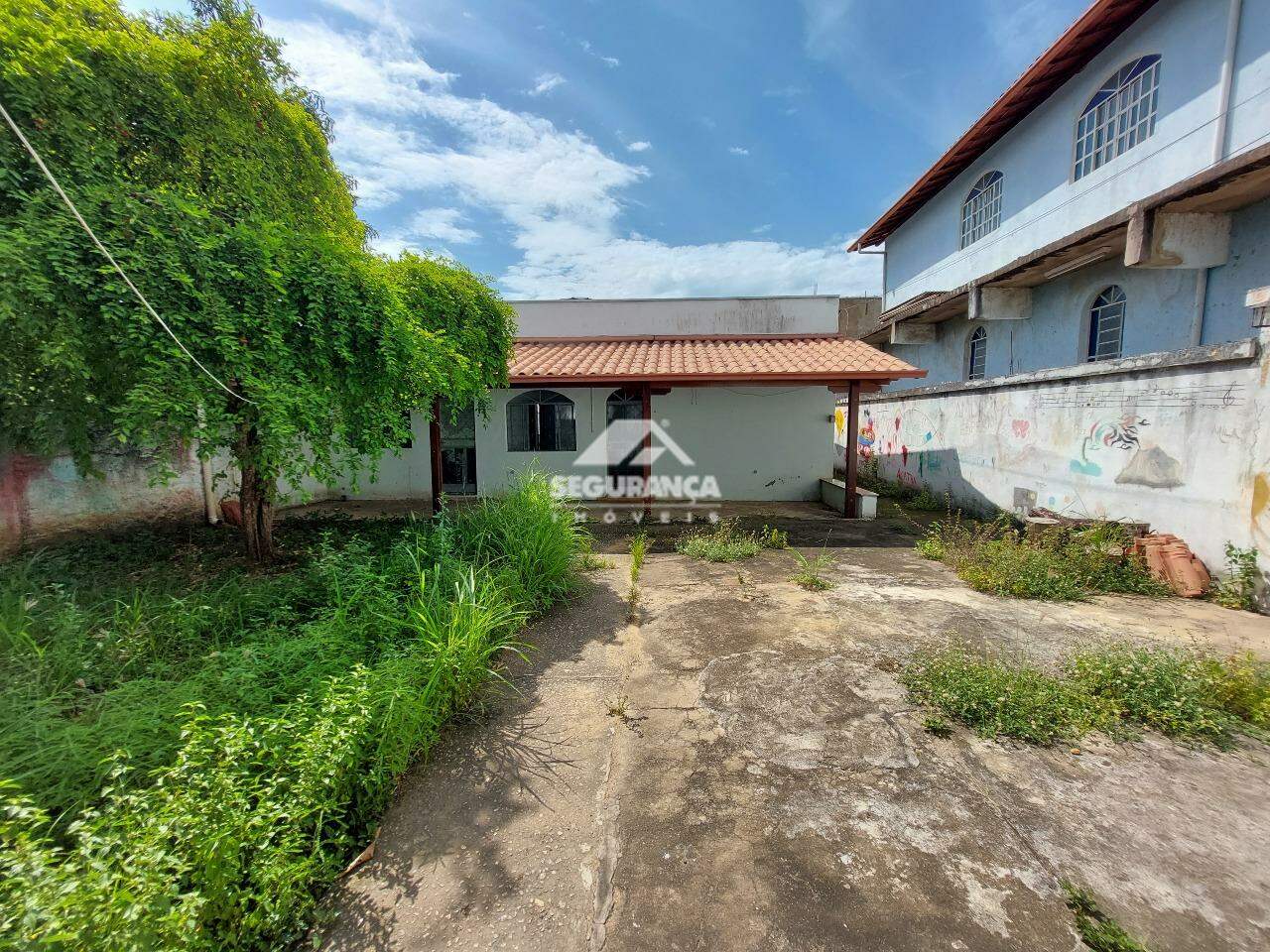 Casa para aluguel no Esperança: GARAGEM