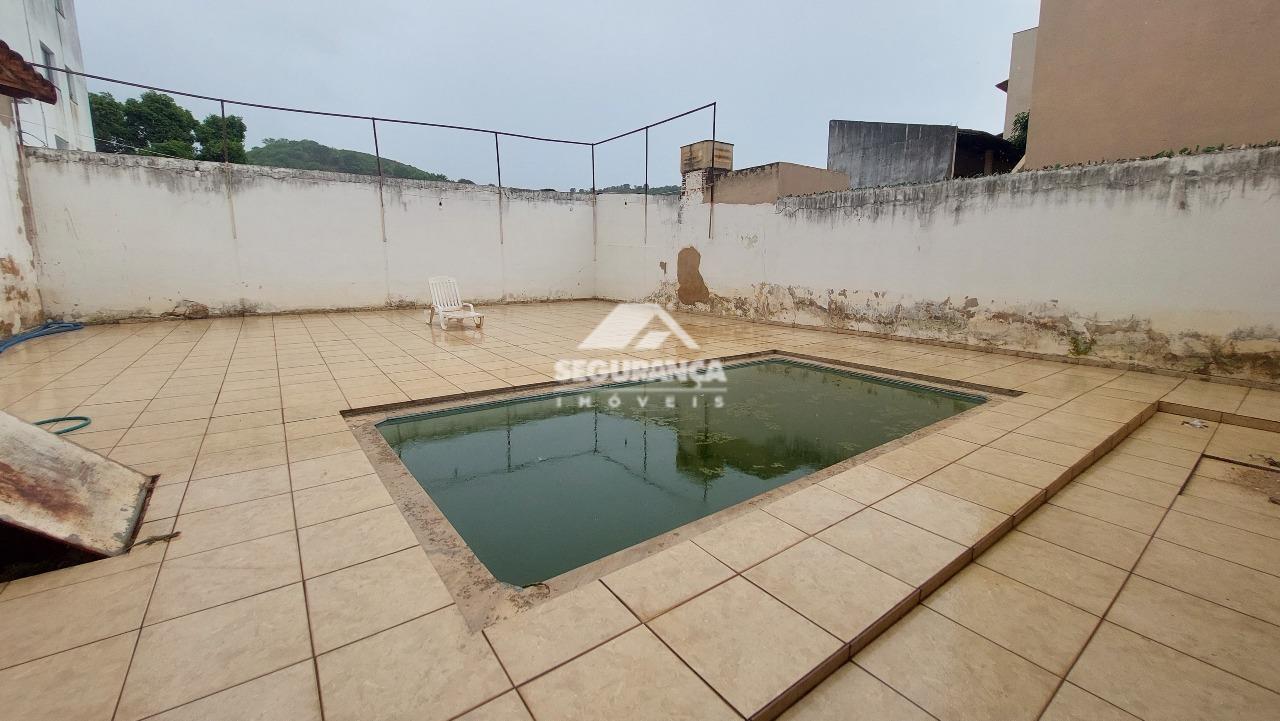 Casa à venda no São Pedro: PISCINA