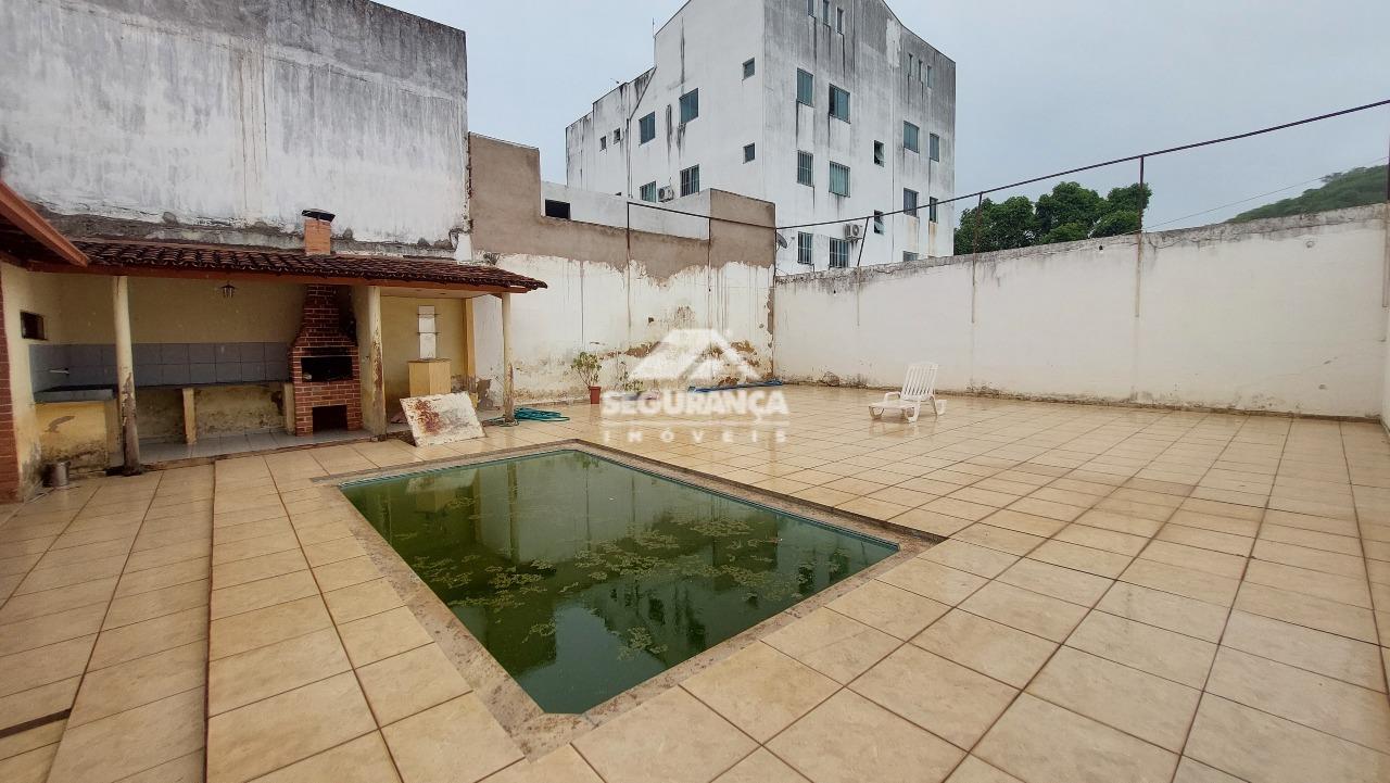 Casa à venda no São Pedro: PISCINA
