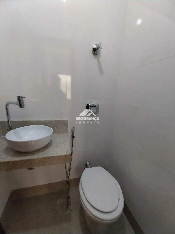 Casa para aluguel no Centro: LAVABO