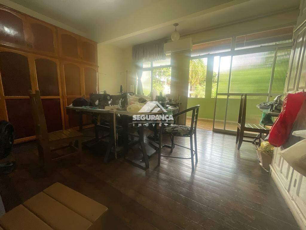 Casa à venda no Centro: 