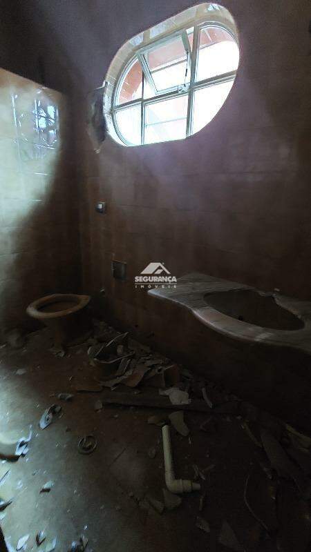 Casa comercial para aluguel no Esplanada: BANHEIRO SUITE (1)
