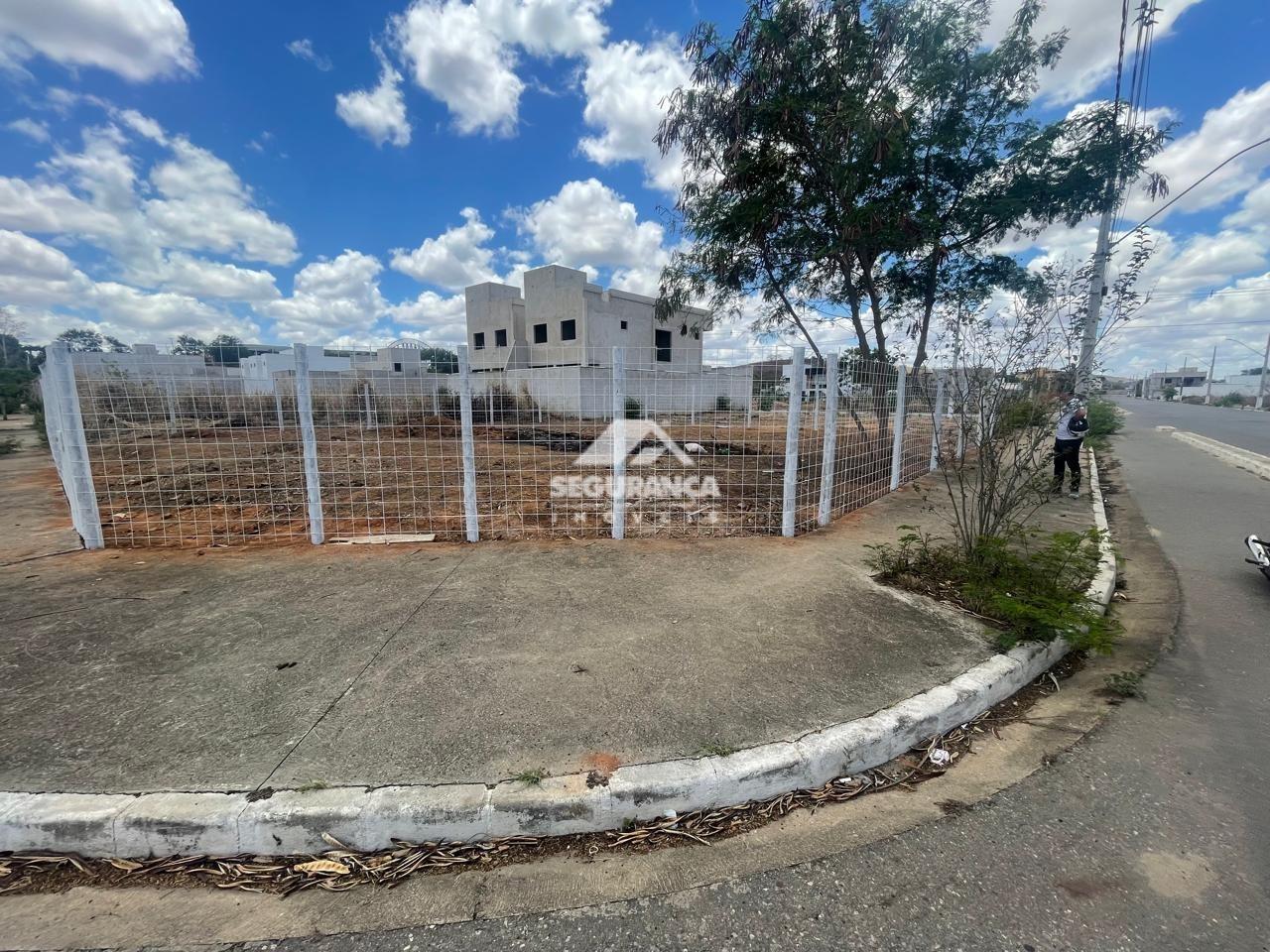 Lote à venda no Univale: 