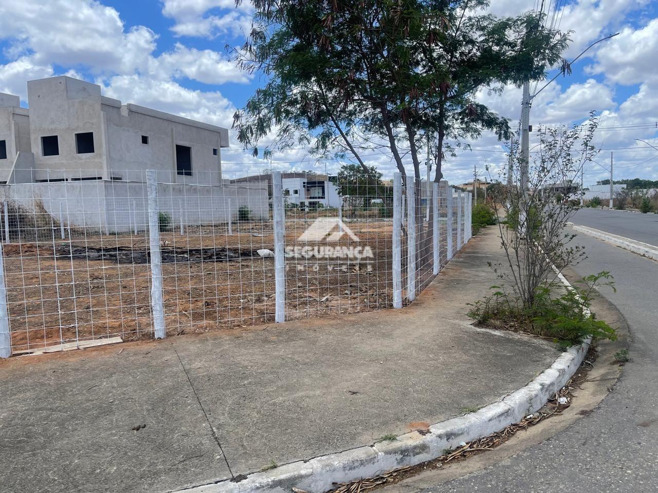 Lote à venda no Univale: 