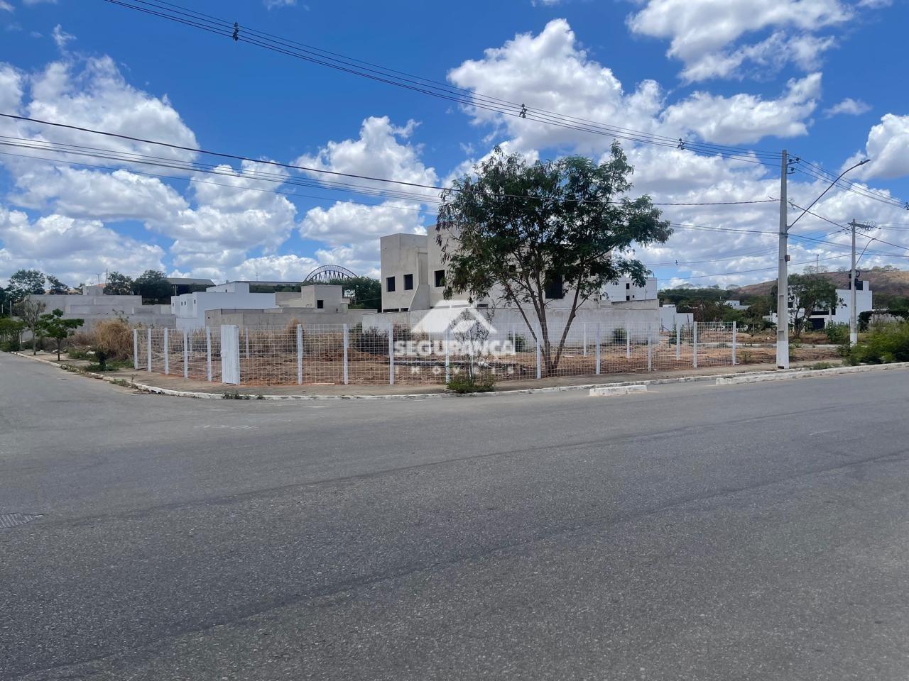 Lote à venda no Univale: 