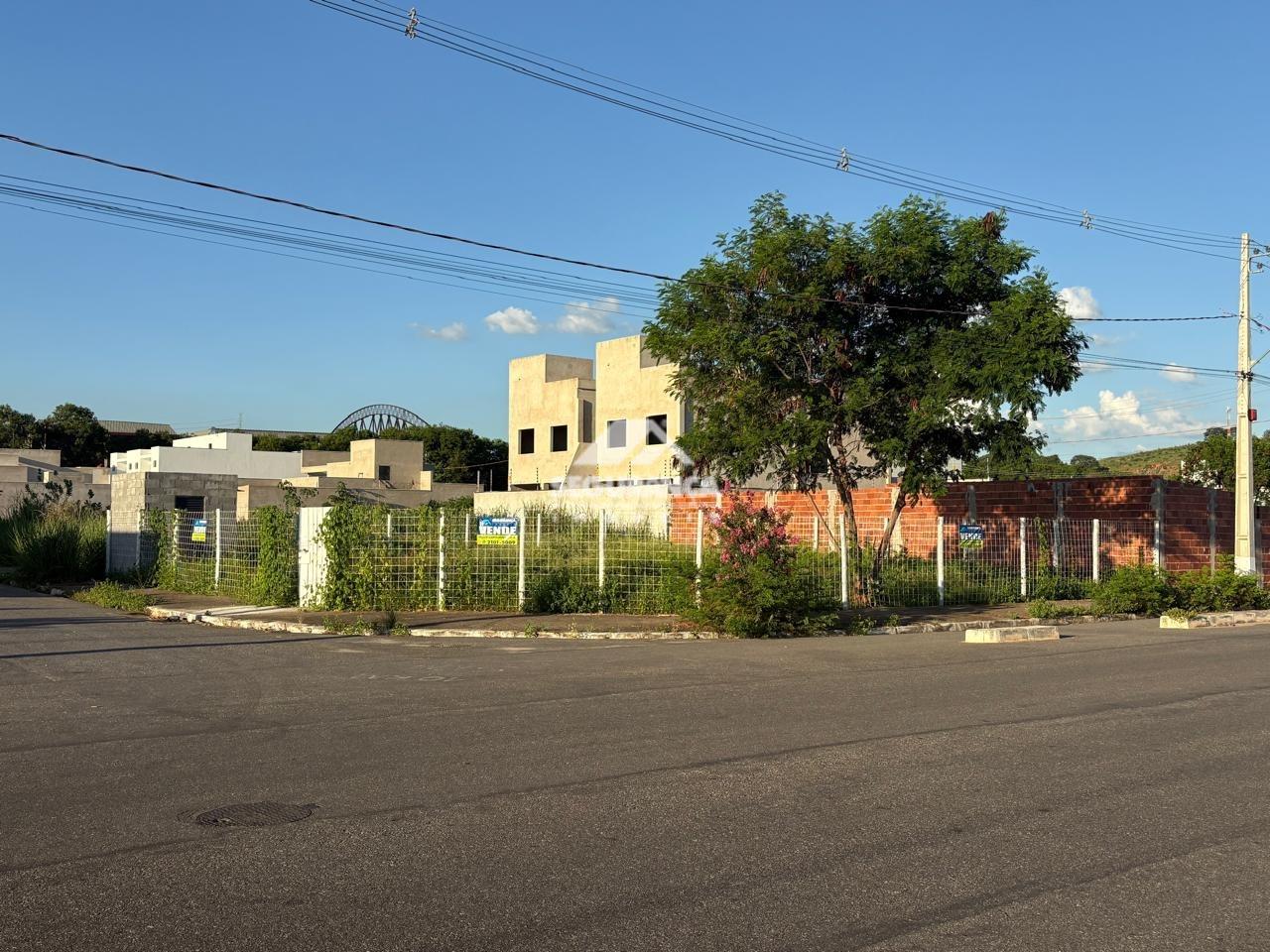 Lote à venda no Univale: 