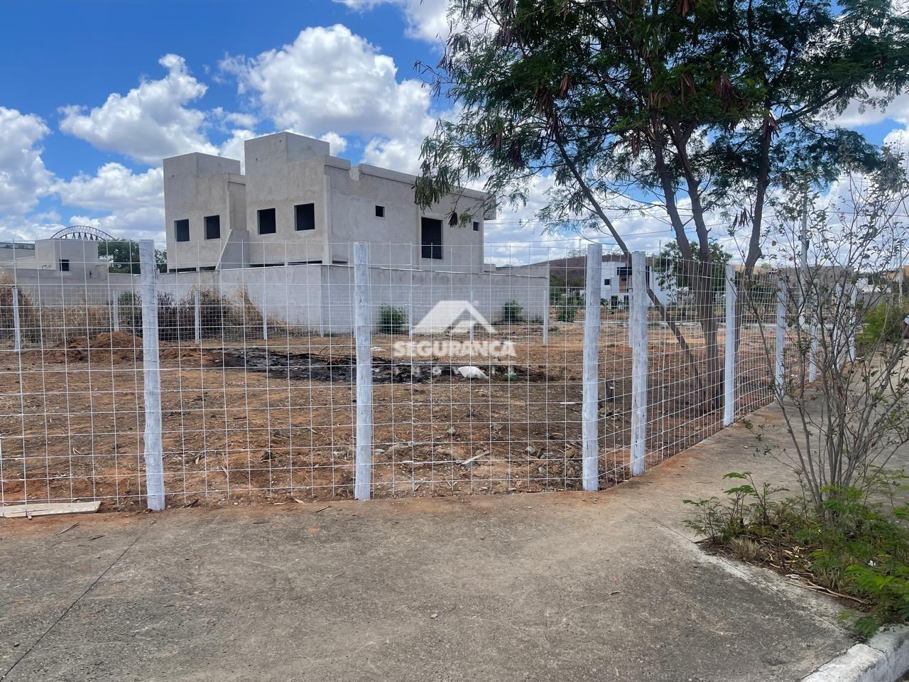 Lote à venda no Univale: 