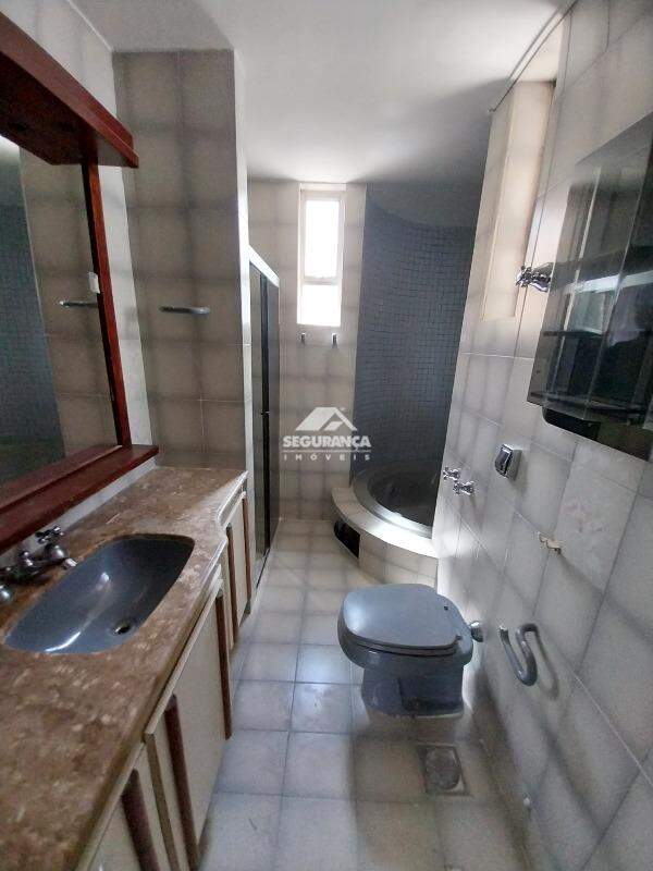 Apartamento à venda no Centro: BANHEIRO SUÍTE