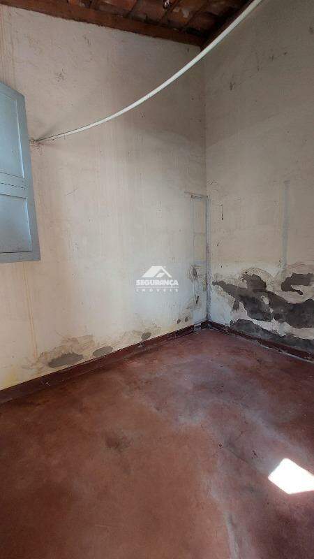 Casa comercial para aluguel no Centro: BOX DE DESPEJO (1)