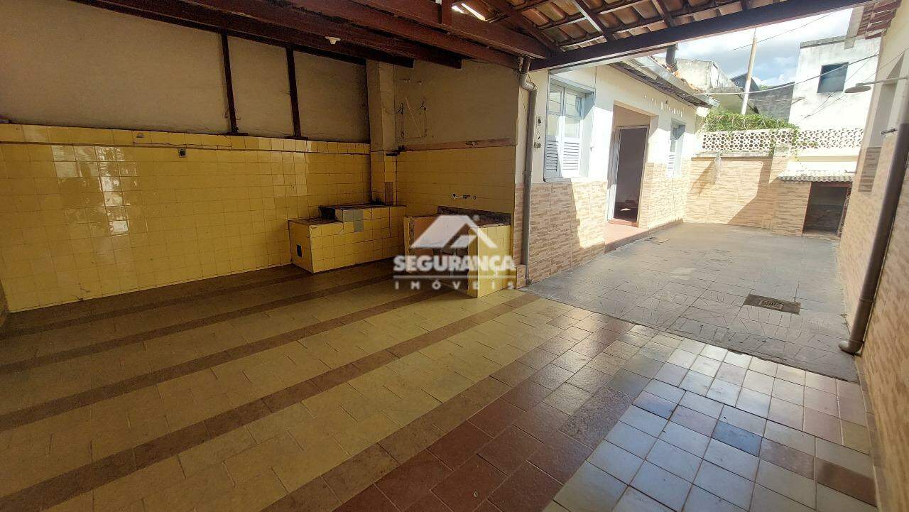 Casa comercial para aluguel no Centro: ÁREA DE SERVIÇO