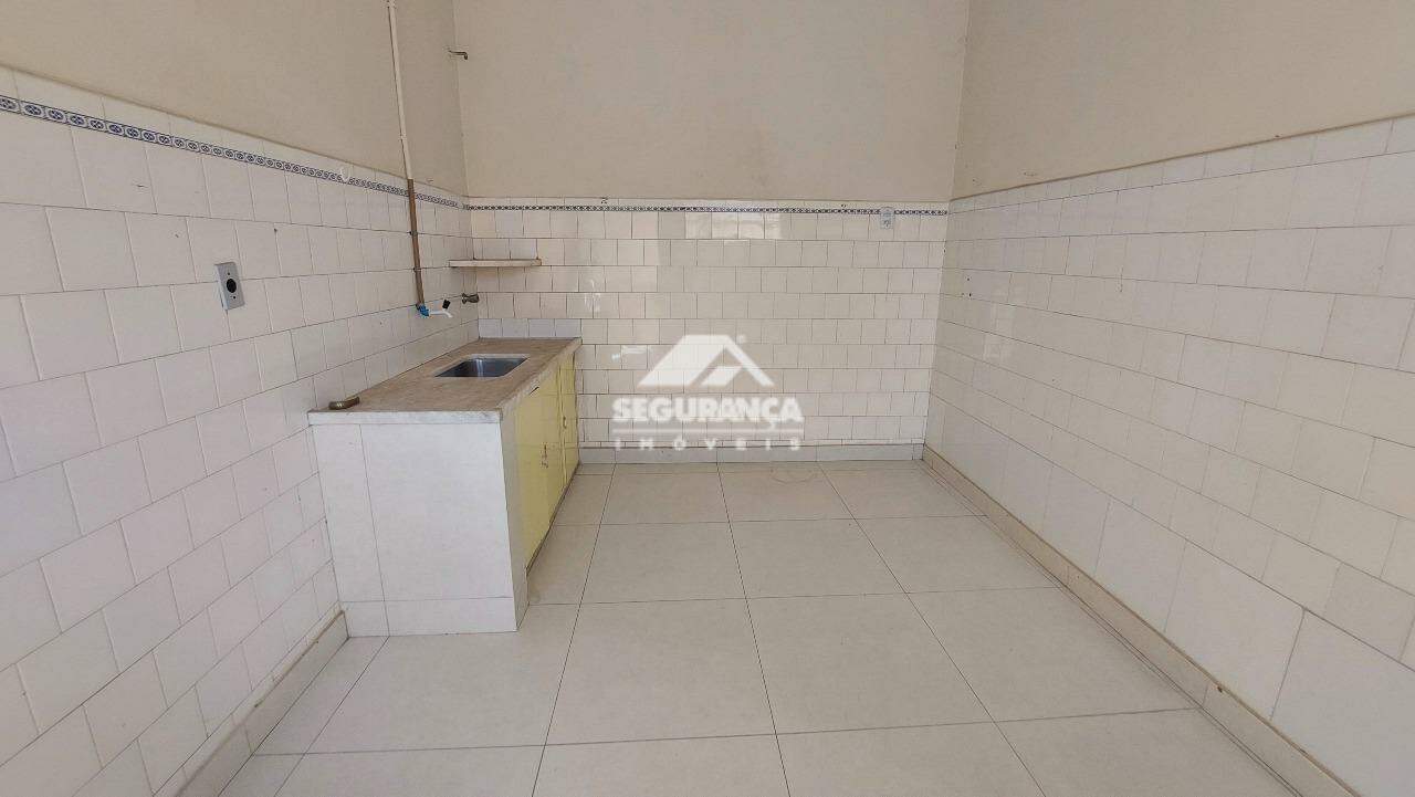 Casa comercial para aluguel no Centro: COZINHA