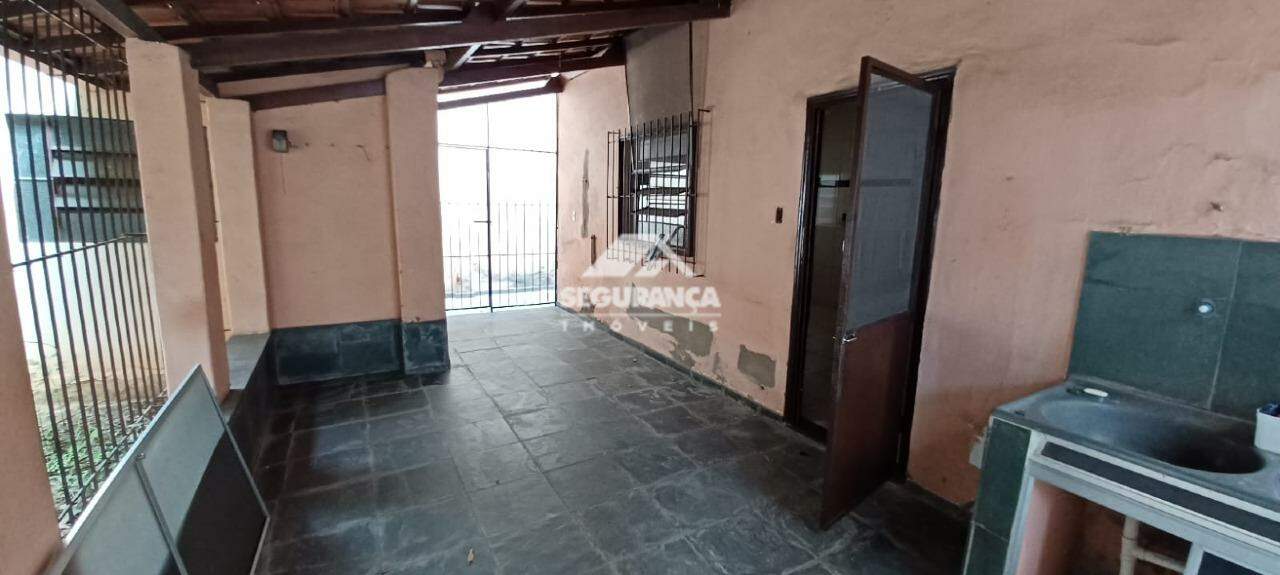 Casa à venda no Centro: 