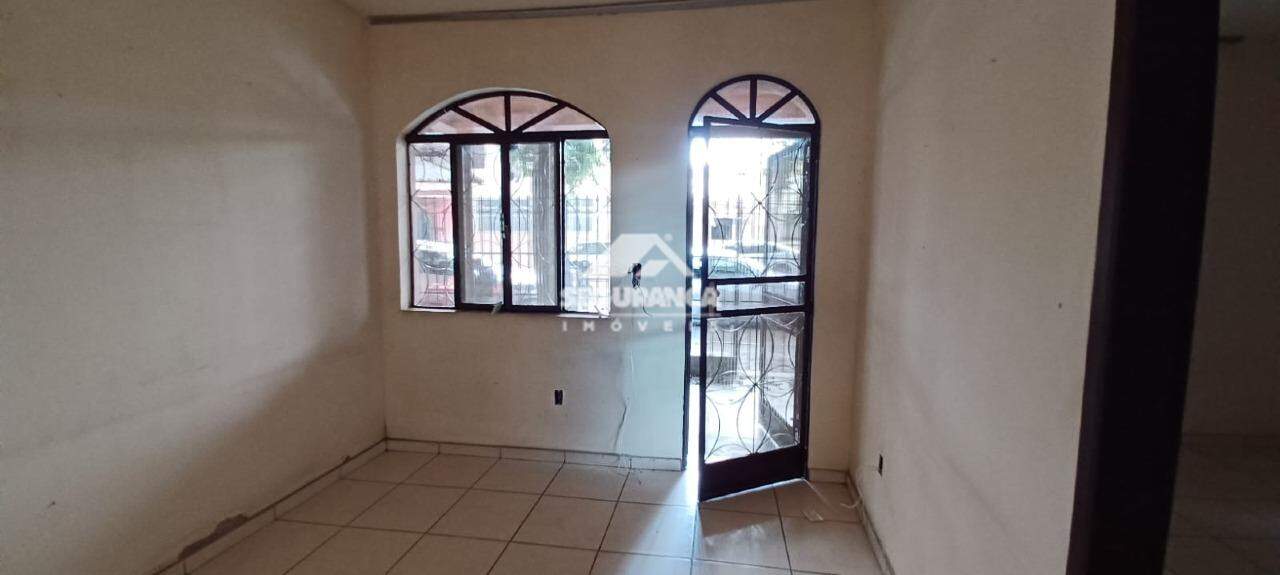 Casa à venda no Centro: 