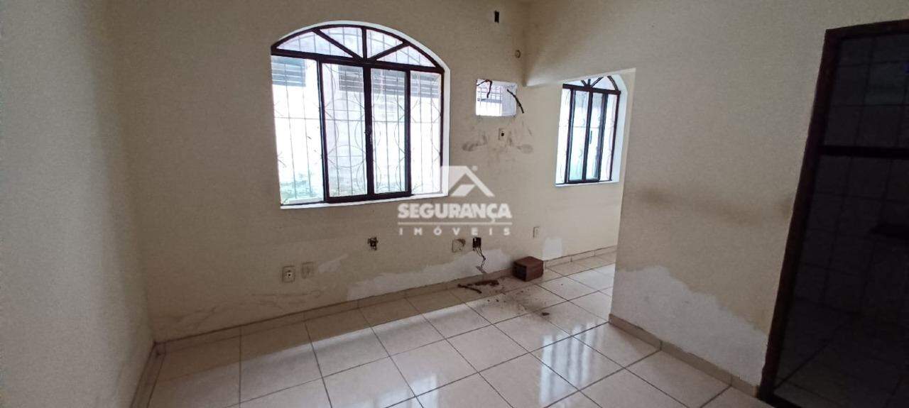 Casa à venda no Centro: 