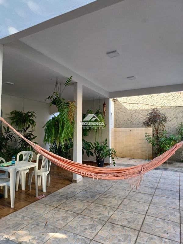 Casa à venda no Centro: 