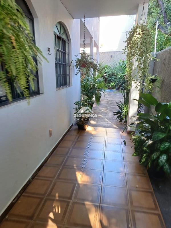 Casa à venda no Centro: 