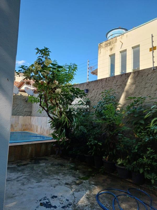 Casa à venda no Centro: