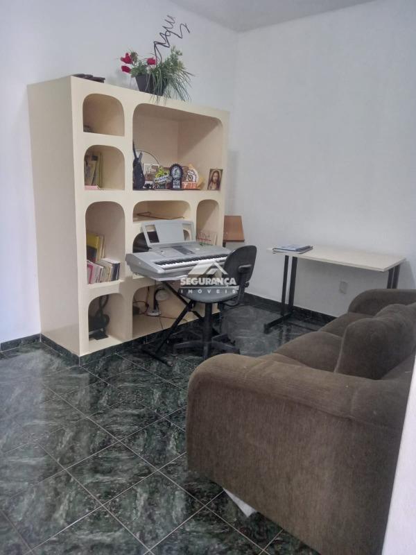 Casa à venda no JK I: 