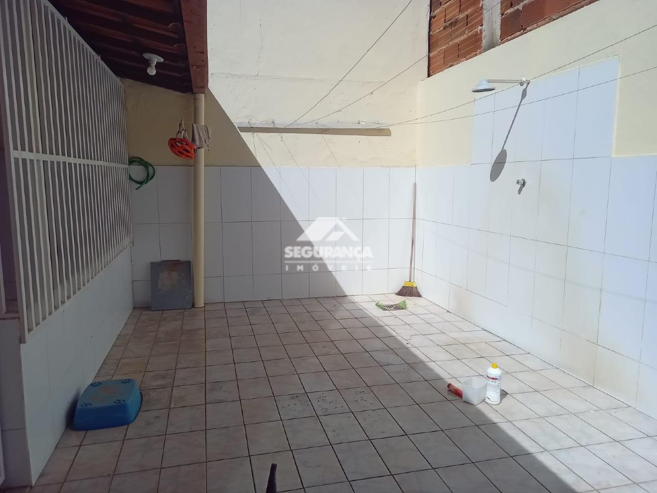 Casa à venda no JK I: 