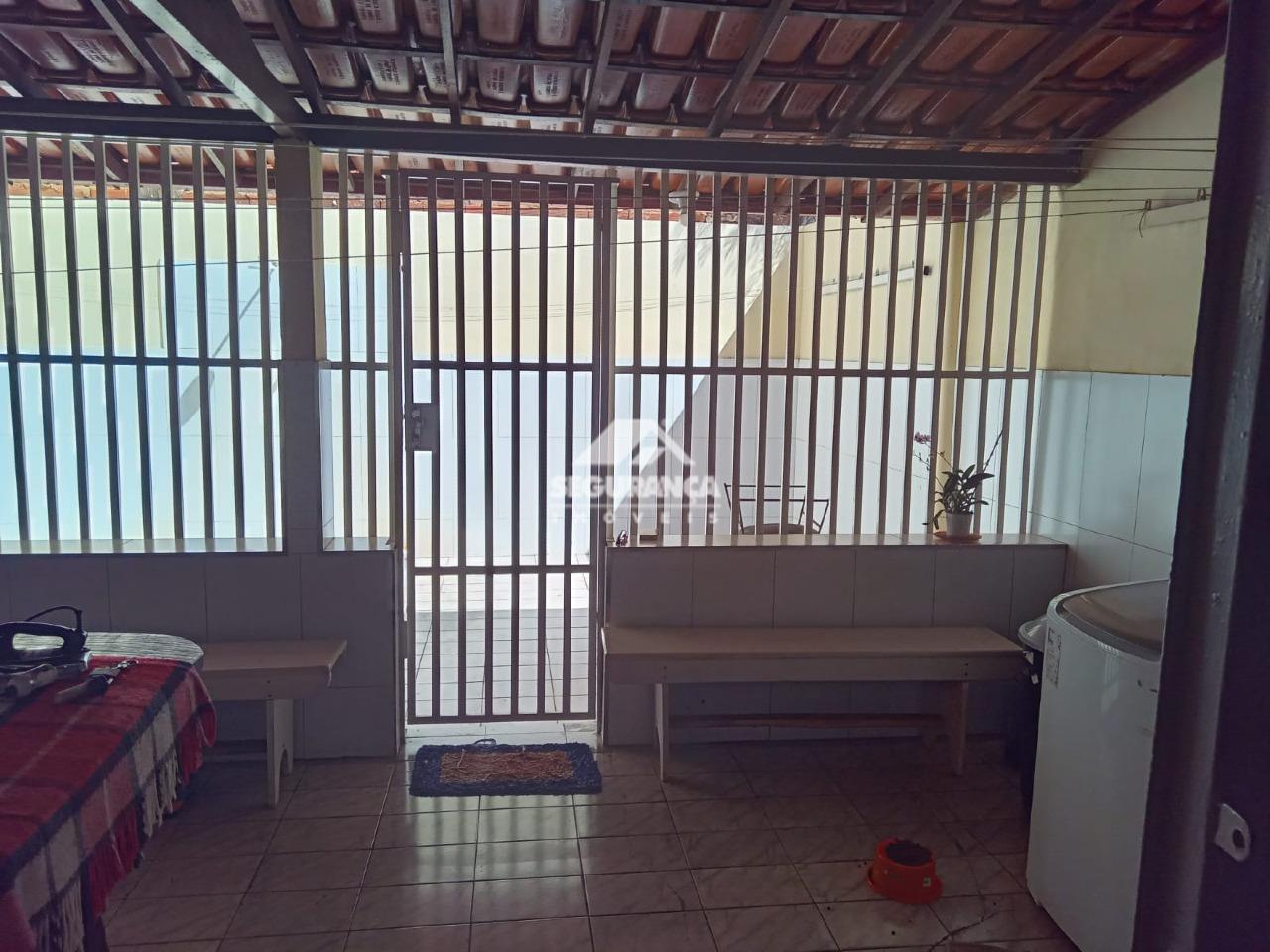 Casa à venda no JK I: 