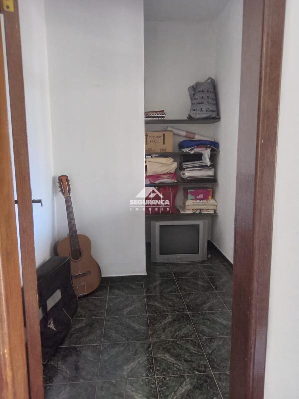 Casa à venda no JK I: 