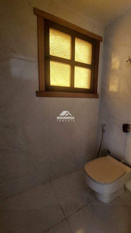 Casa para aluguel no Esplanada: LAVABO