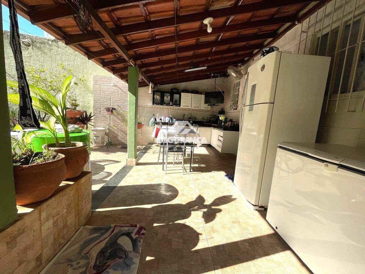 Casa à venda no Lourdes: 