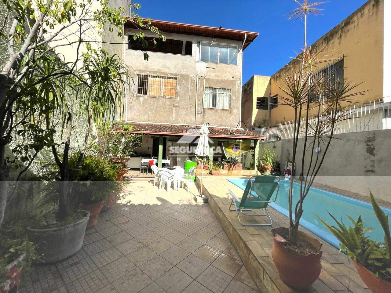 Casa à venda no Lourdes: 