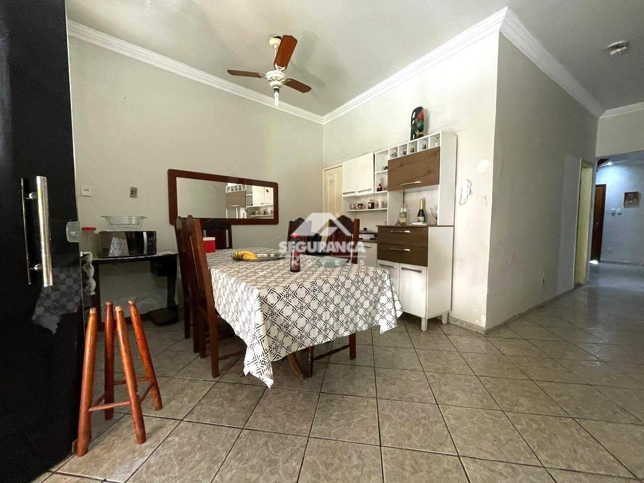Casa à venda no Lourdes: 