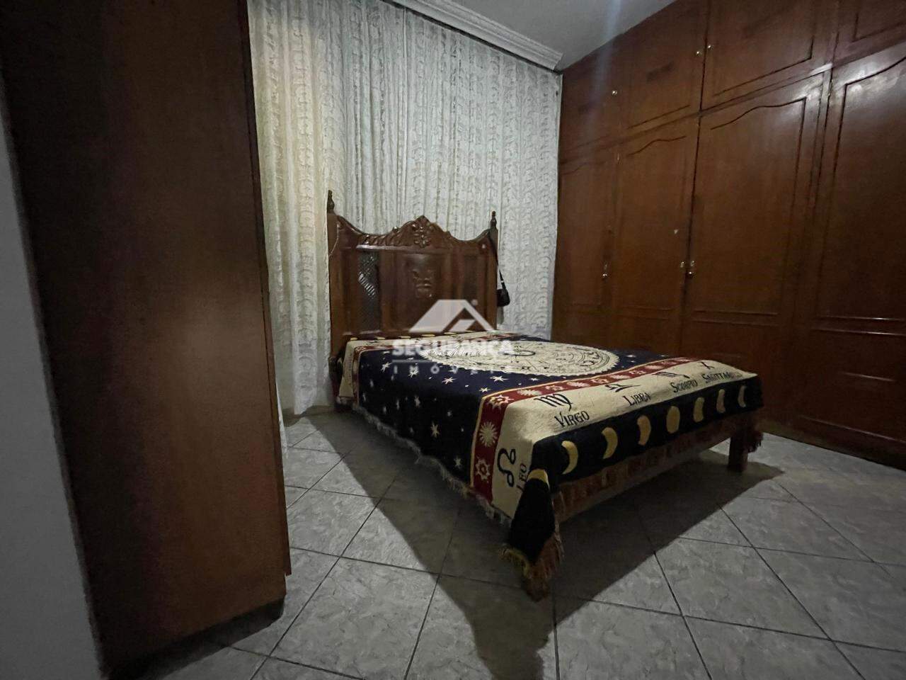 Casa à venda no Lourdes: 