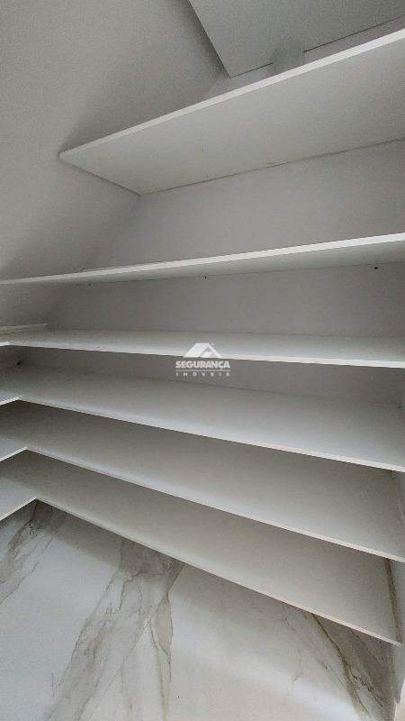 Casa à venda no Ilha dos Araújos: CLOSET