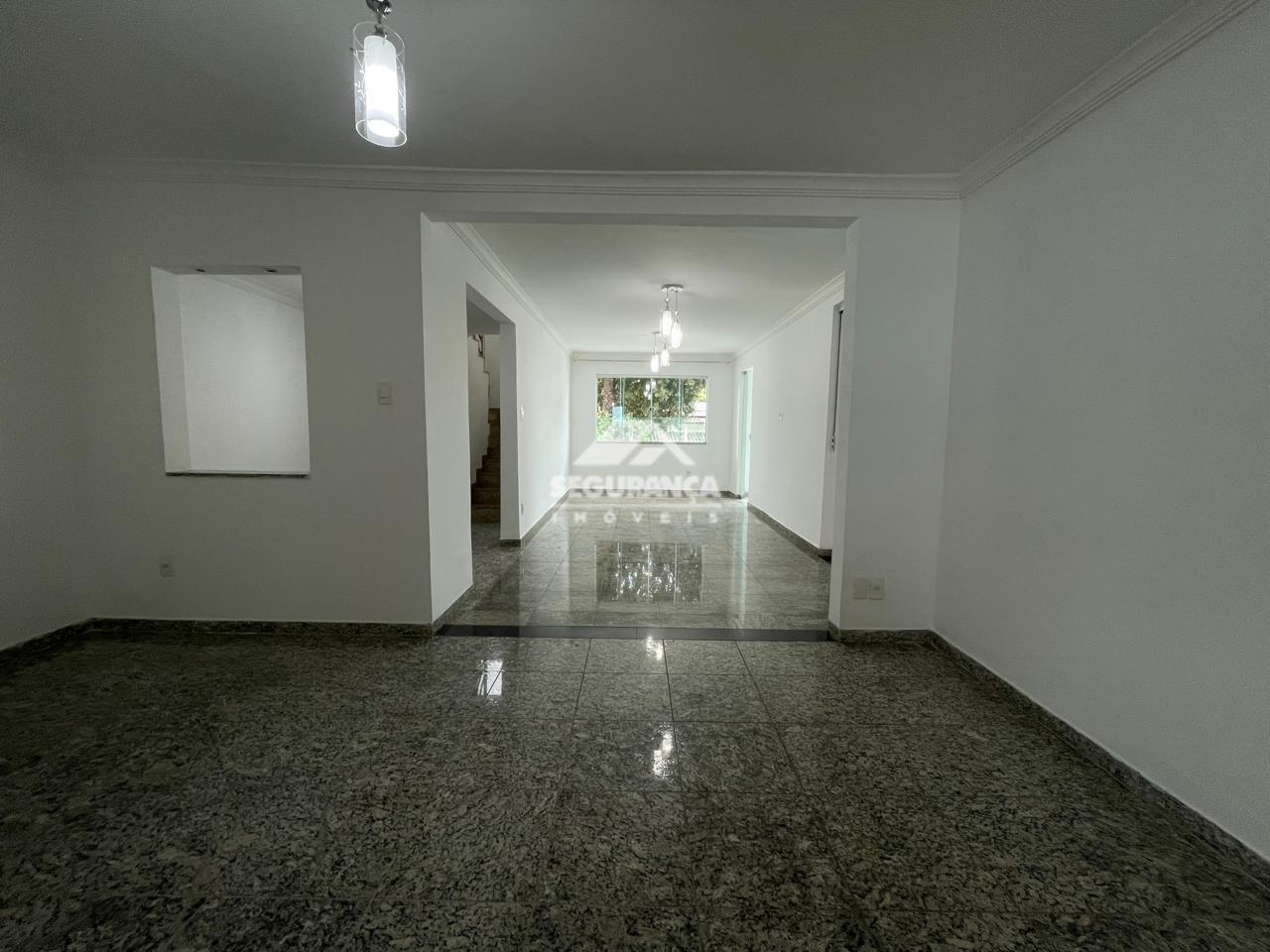 Casa à venda no GRA DUQUESA: 