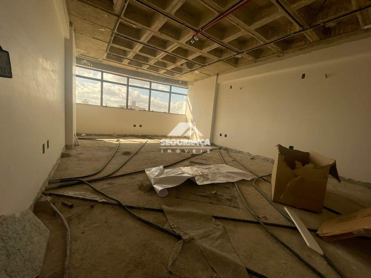 Sala à venda no Centro: 