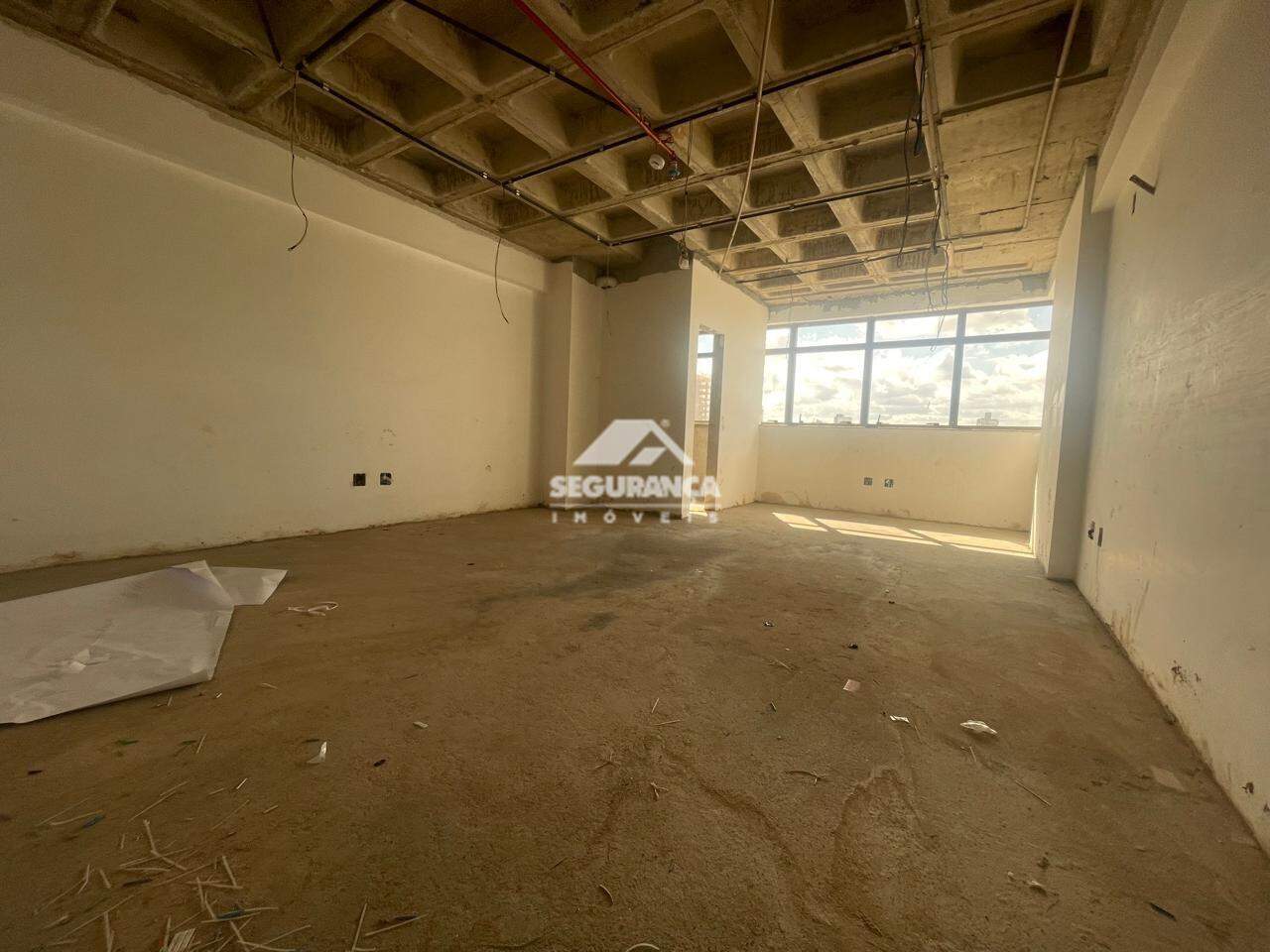 Sala à venda no Centro: 