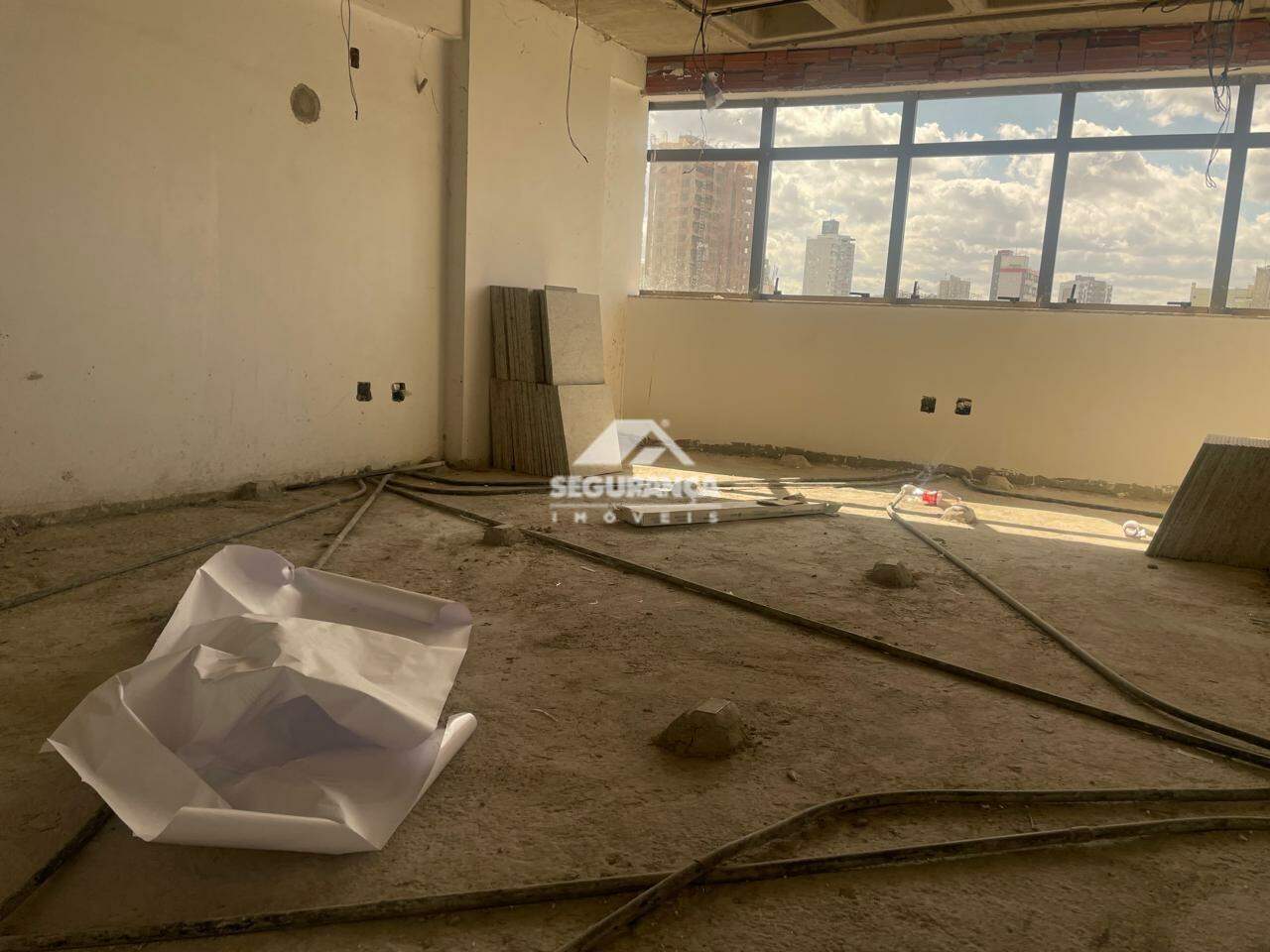 Sala à venda no Centro: 